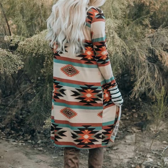 Aztec sweater. Unique stripped cuff feature - Picture 3 of 6